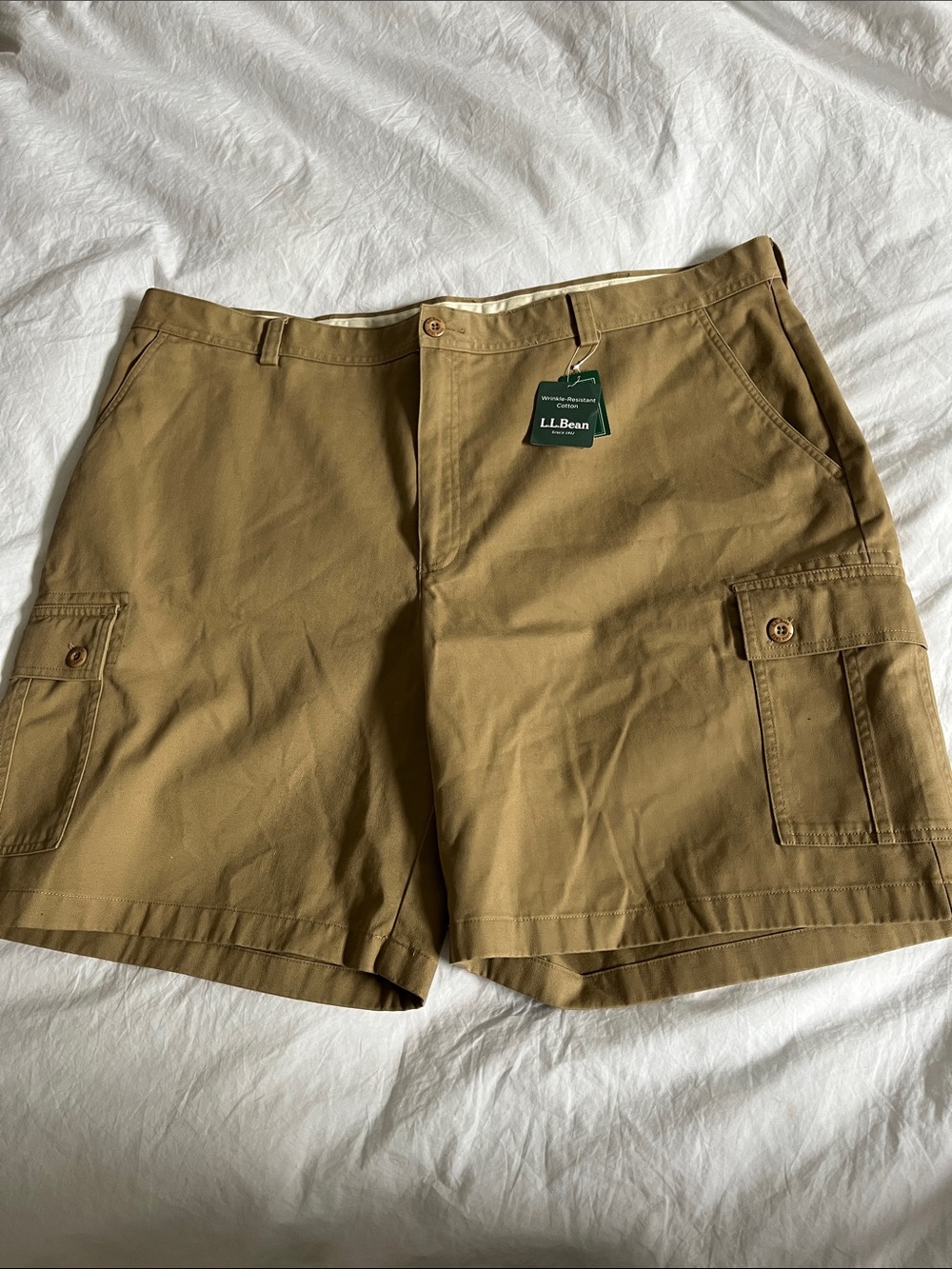 L.L Bean double L cargo short men’s dark khaki shorts new with tags size 44